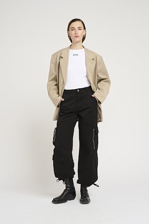 Black JeanettaGZ Trousers here Trousers – Distressed Shop Gestuz Distressed Black JeanettaGZ