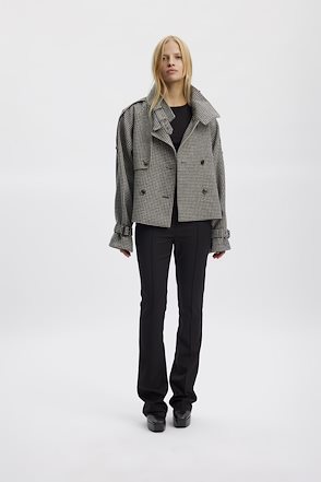 boks Følg os Hovedkvarter Gestuz frakker og jakker til kvinder 2023 | Shop online her »