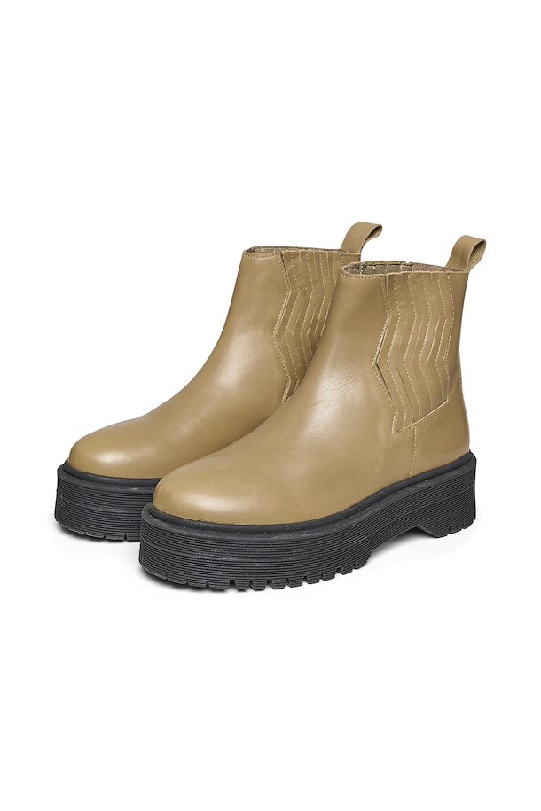 gestuz marleegz chunky boots